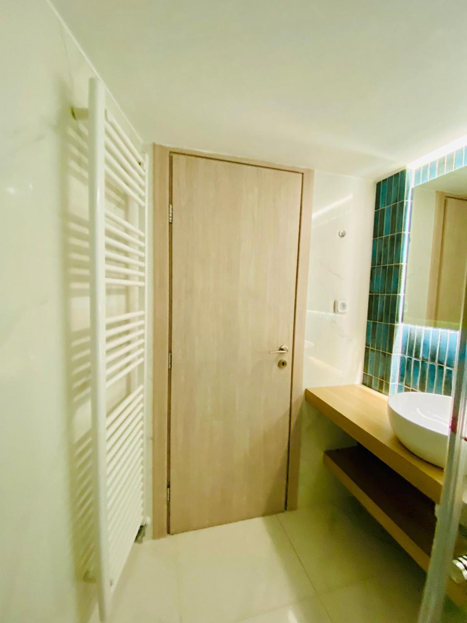 Antinoros Inn, Stylish Apartment,3' To Metro Aten Exteriör bild
